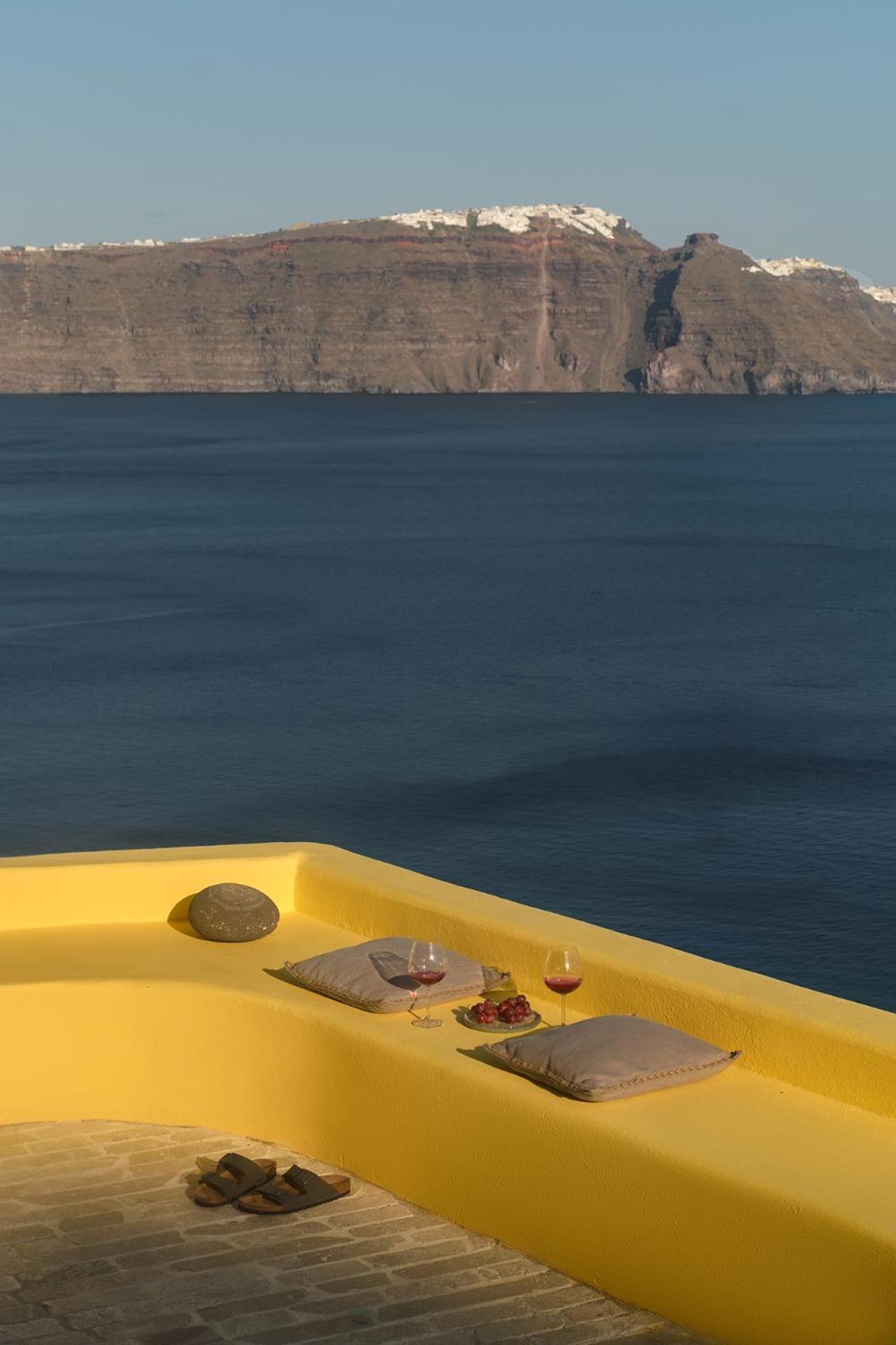 Ilivatos - Elegant Villa On The Caldera'S Edge Oía Exterior foto
